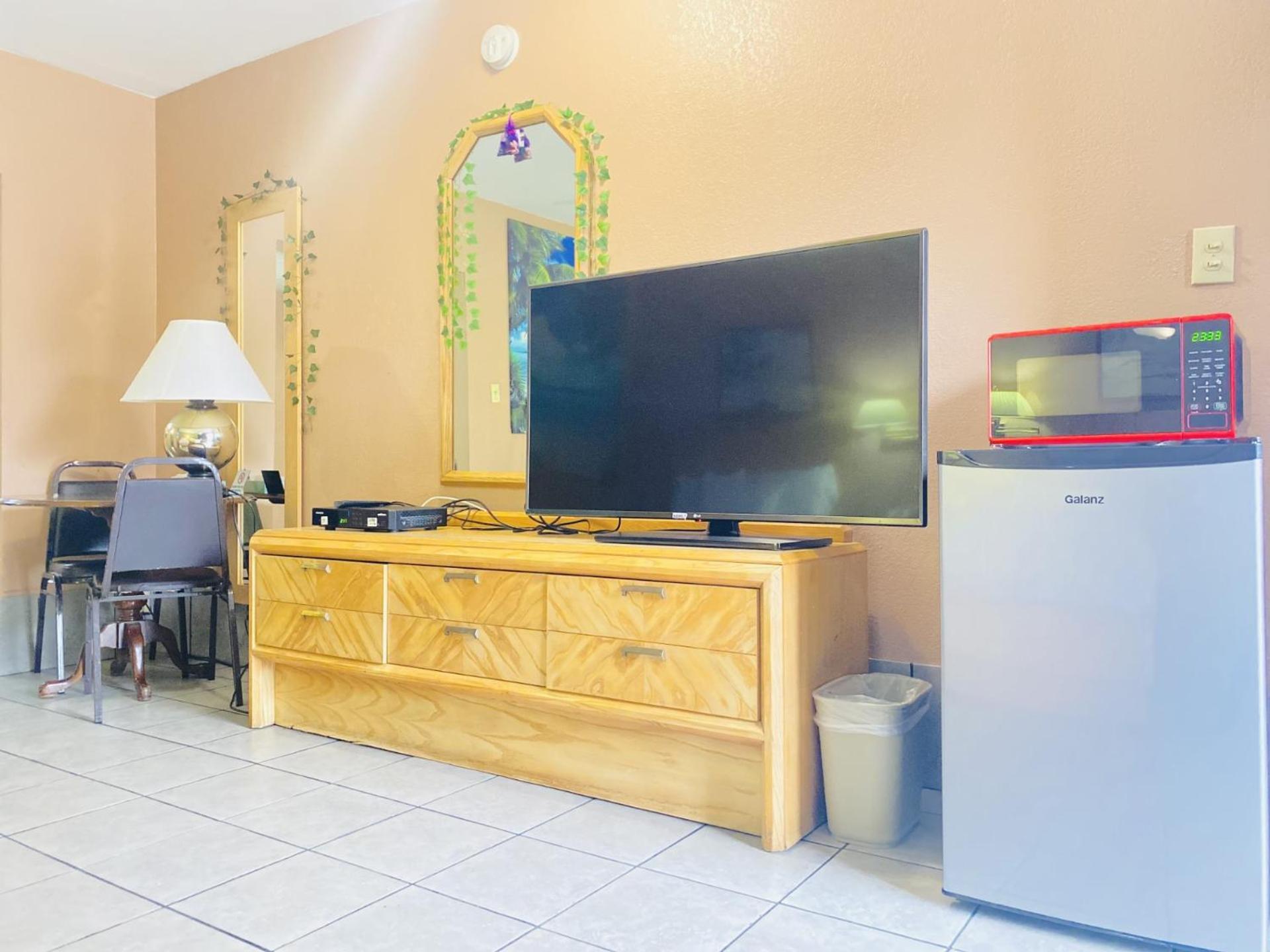 Motel Tides At Stehli Locust Valley